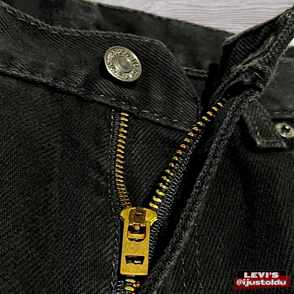 Levi's 505 Men's Regular Fit Straight Leg Black Denim Jeans | Size W36″ - L30″ - Picture 13 of 16